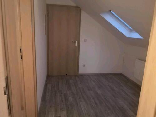 Foto - 2,5 Zimmer DG Wohnung - 750,00 EUR Kaltmiete,