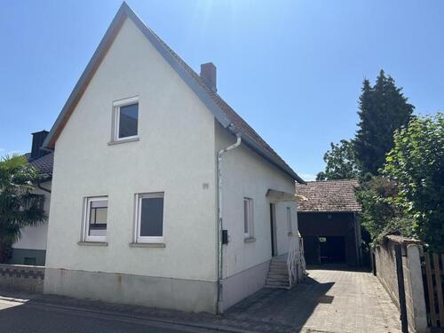 Foto - Charmantes Einfamilienhaus mit 4 Zimmern in Steinfeld