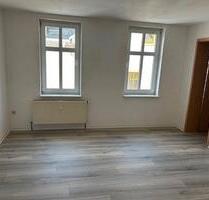 Oelsnitz Zentrum - zweckmäßige 2-R.-Wg. (42 qm) zu verm. - Oelsnitz (Erzgebirge)