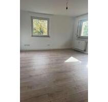 Helle 4 Zimmer Wohnung mit Balkon & EBK - Hemmingen