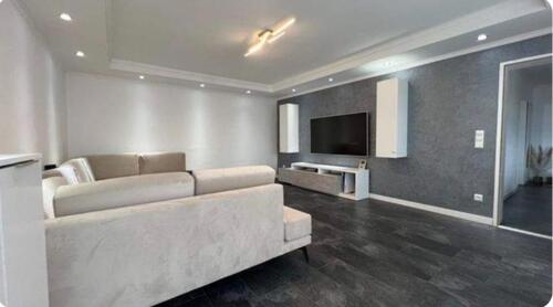 Foto - Kernsanierte 3,5 Zimmer Wohnung