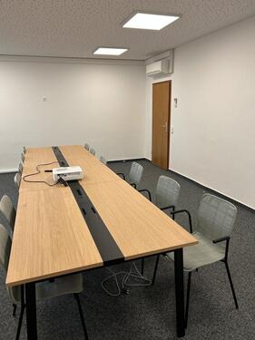 Foto - Moderner Konferenzraum in Horb am Neckar – klimatisiert, mit Beam