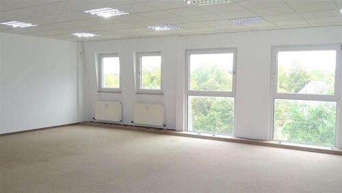 Foto - Große Gewerbefläche in der 1. Etage