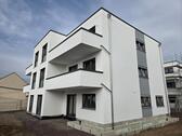 Foto - Neubau - Erstbezug: 3 ZKB, mit Gäste WC, Abst. und Balkon Terras
