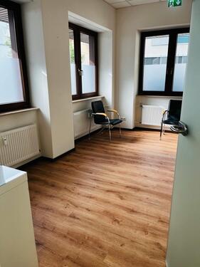 Foto - Praxis Raum zu vermieten - 300,00&nbsp;EUR Kaltmiete, ca.&nbsp; 17,00&nbsp;m&sup2;