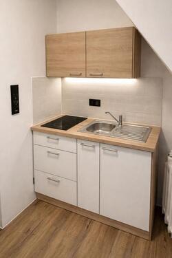 Foto - Kernsanierte 2 Zimmer Dachgeschosswohnung 28237