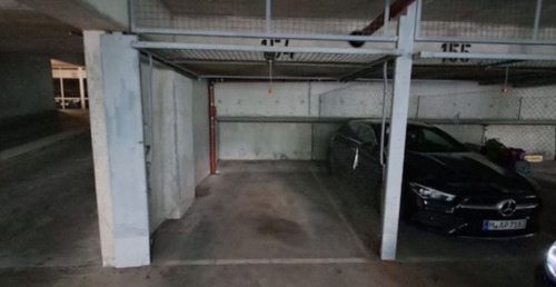Foto - Garagenstellplatz zu vermieten - 80,00 EUR Miete,