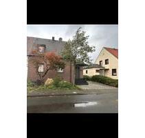 Charmante große Doppelhaushäfte mit Garten von Privat - Düren Mariaweiler-Hoven