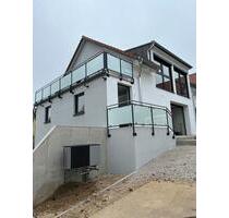 Moderne helle 4-Zimmerwohnung mit Dachterrasse bei Petershausen