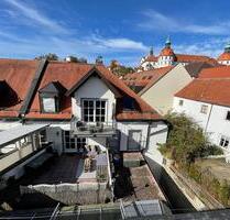 Helle Mansardenwohnung im Herzen von Neuburg mit Balkon - Neuburg an der Donau