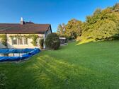 Foto - Einfamilienhaus mit Pool und großem Garten
