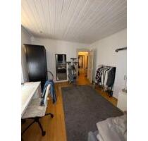 Großzügige 1-Zimmer-Altbauwohnung mit Balkon in Top-Lage Nürnberg