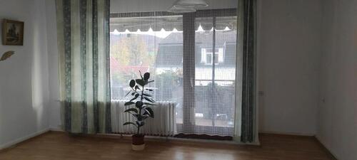Foto - Große 4-Zimmer-Wohnung mit Südbalkon zu vermieten