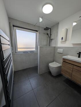 Foto - Erstbezug nach Sanierung mit Balkon: Schöne 2,5-Zimmer DG-Wohnung