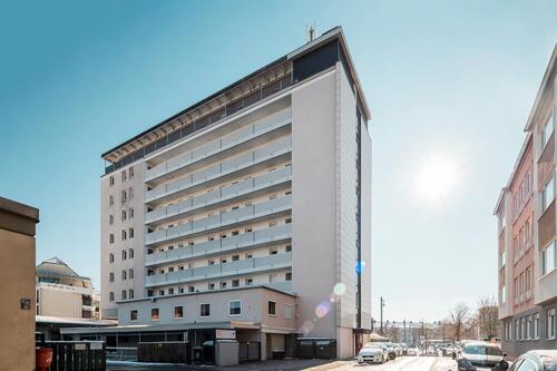 Foto - Moderne 2,5-Zimmer-Wohnung mit EBK und tollem Ausblick am Oberhauser Bahnhof