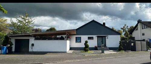 Foto - Kernsanierter Bungalow mit Einliegerwohnung in Seligenstadt