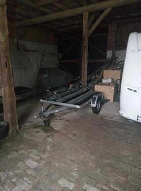 Foto - Garage Stellplatz Pkw Auto Anhänger Halle Hänger Motorrad Scheune