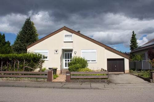 Foto - Einfamilienhaus mit großem sonnigem Garten am Röttererberg