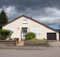 Einfamilienhaus mit großem sonnigem Garten am Röttererberg - Rastatt