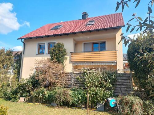 Foto - Großes Haus in ROTH mit Doppelgarage und großem Garten; PRIVAT