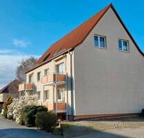 Helle Dachgeschosswohnung mit Parkplatz & Einbauküche zu vergeben - Werder (Havel)