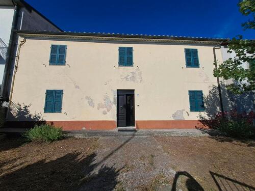 Foto - Haus in Toskana, Selvena, mit Garten renovierungsbedürftig