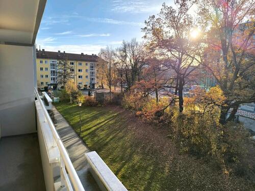 Foto - Charmante 2-Zimmer Wohnung mit Balkon, Aufzug & Duplex-Stellplatz