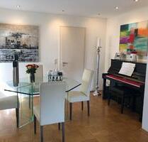 *Einfamilienhaus mit Einliegerwohnung in der naturnahen Lage* - Idstein