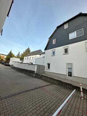 Foto - Mehrfamilienhaus mit garten und Gewerbe zum verkauf.