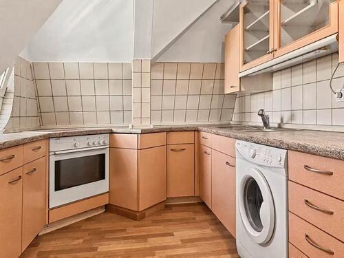 Foto - Bezugsfreie 1-Zimmer-DG-Wohnung mit EBK, Keller & Stellplatz