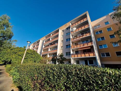 Foto - **FAMILIEN WILLKOMMEN**4-Zimmer-Wohnung Balkon 2.Etage Bad mit Wanne ab sofort