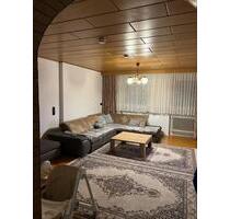 3 Zimmer EG Wohnung - 923,00 EUR Kaltmiete, ca.  86,00 m² in Blumberg (PLZ: 78176)