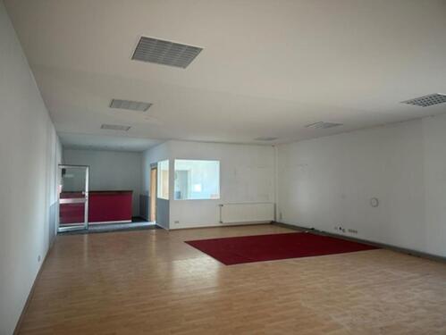 Foto - Gewerbeeinheit ideal für Geschäft, Lager, Stellplätze - Top Lage!