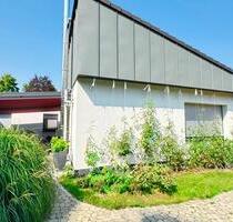 Ulm-Wiblingen: Top-saniertes Bungalow Haus mit PV, Garage, Garten