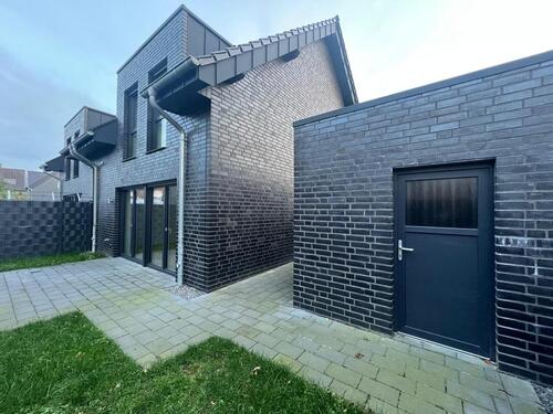 Foto - DHH mit Garage und Garten - 1.290,00&nbsp;EUR Kaltmiete, ca.&nbsp; 105,00&nbsp;m&sup2;