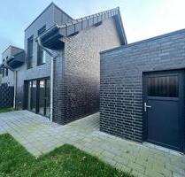 DHH mit Garage und Garten - 1.290,00&nbsp;EUR Kaltmiete, ca.&nbsp; 105,00&nbsp;m&sup2; in Emmerich am Rhein (PLZ: 46446)