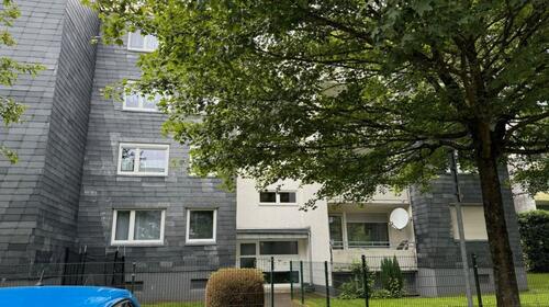 Foto - Komplett sanierte 2-Zi.-Wohnung mit Balkon in ruhiger Lage
