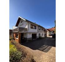 Großes Zweifamilienhaus (195qm), 3 Garagen & Garten in Waffenrod - Eisfeld