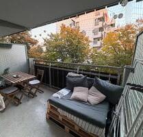 sehr ruhige 2-Zimmerwohung mit Balkon ins Grüne - München Au-Haidhausen