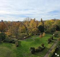 Köln – Erstbezug nach Renovierung - Wohnung mit zeitgemäßen Badezimmern und elegantem Laminatboden