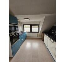 Geräumige DG-Wohnung mit Einbauküche und Gartenmitbenutzung - Sankt Wendel