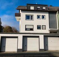 Renovierte, helle 3-Zi.-Whg. 80 m² in ruhiger aber zentraler Lage - Hof Neuhof