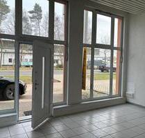 Büro in Oranienburg mit zwei Räumen zzgl. bis zu 20 Stellplätze