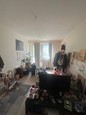 Foto - 1 Zimmer in einer 4er Wg !!! nur Frauen !!!