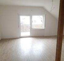 3 Zimmer Wohnung im 1.OG (DG) mit großem Balkon und Einbauküche - Schwanstetten