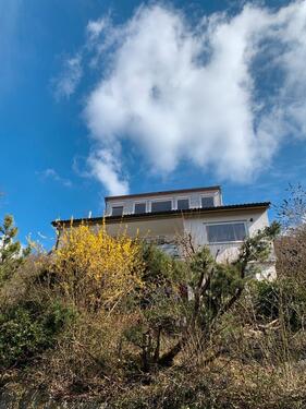 Foto - Wohnung am Südhang mit großer sonniger Holzterrasse