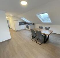 Bonn-Beuel: Schicke, möblierte Dachgeschosswohnung - sofort einziehen und wohlfühlen!