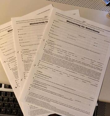 Foto - 3 Mietvertrags - Formulare - 2,00&nbsp;EUR Kaltmiete,