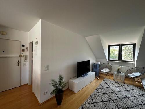 Foto - Große 2 Zimmer Wohnung in München Schwabing mit Balkon voll möbil