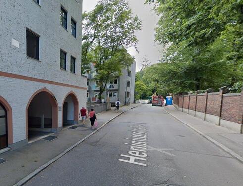 Foto - Tiefgaragenstellplatz im Herzen von Augsburg – frisch renoviert